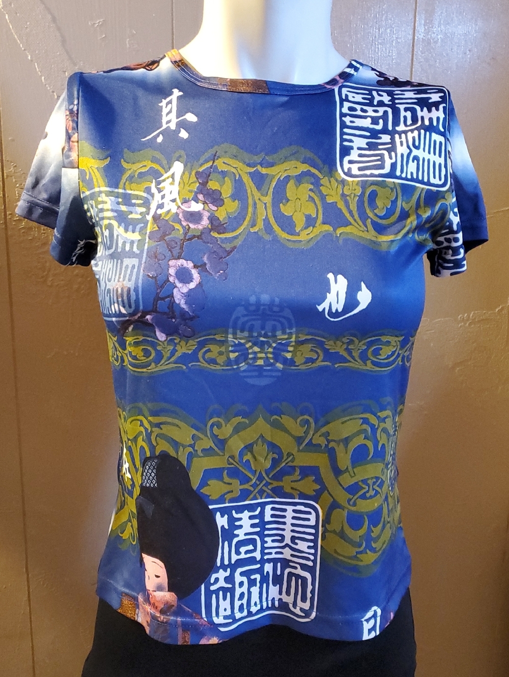 Blue Short Sleeve Silky Top with Oriental Motif